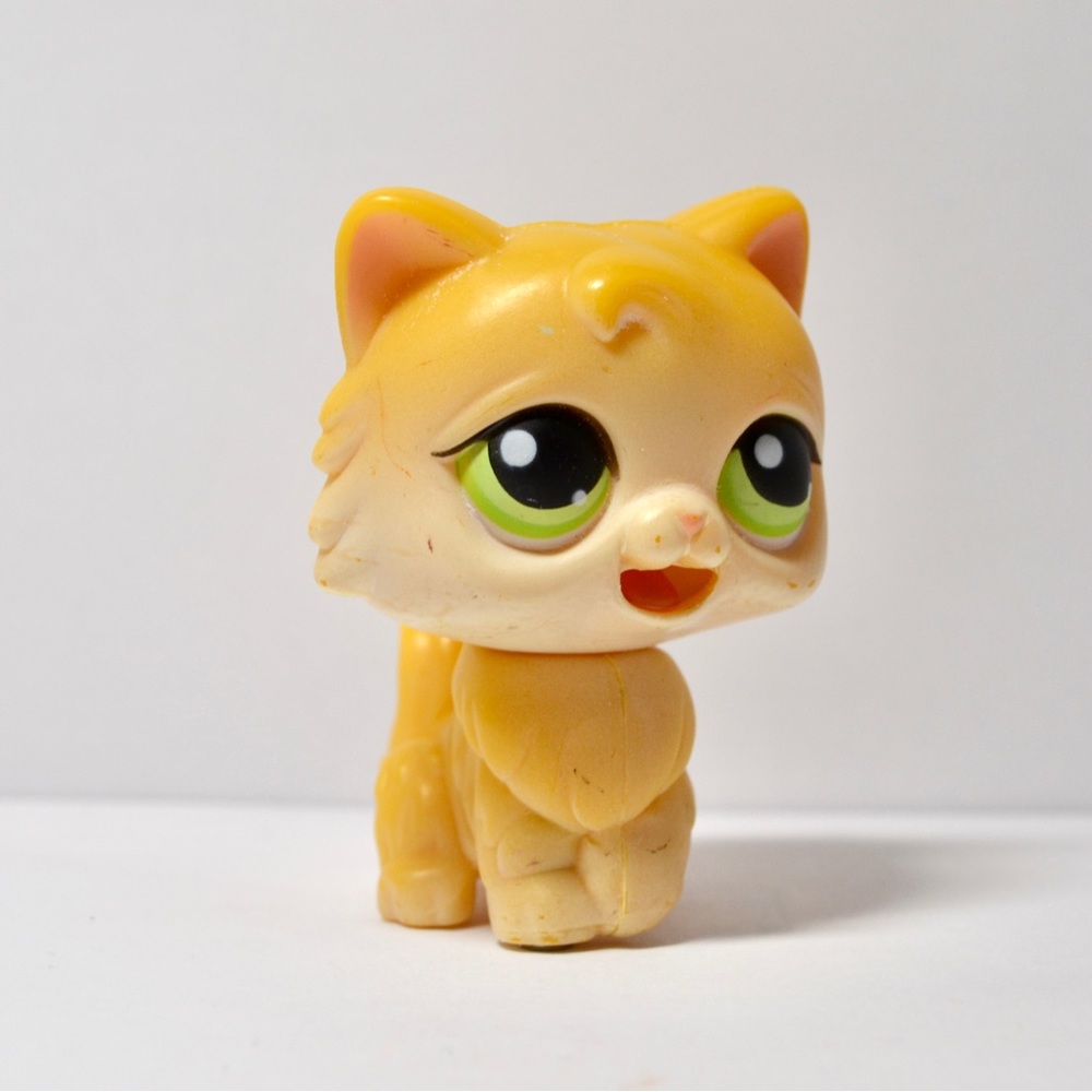Littlest Pet Shop Authentic Magic Motion Cat 3 Yellow Persian Green Eyes